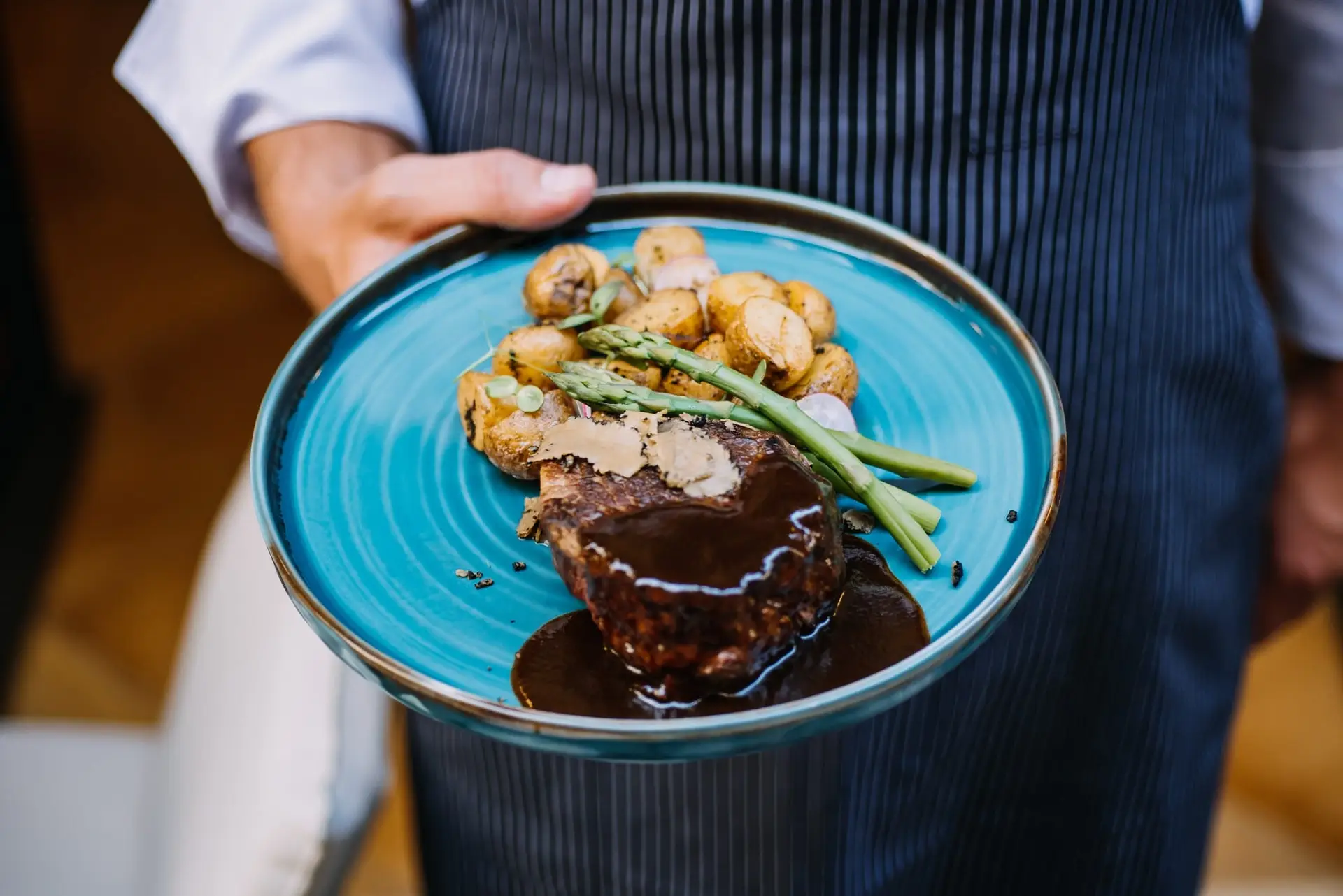 Rib eye steak with potatoes at Lucin Kantun